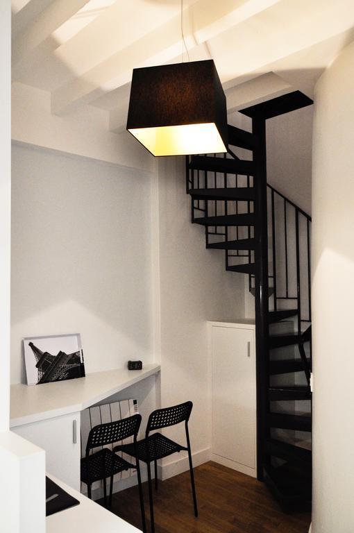Duplex De Charme Au Coeur De Montmartre Apartamento Paris Quarto foto