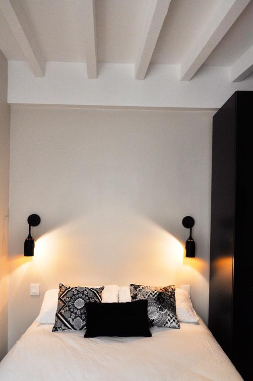 Duplex De Charme Au Coeur De Montmartre Apartamento Paris Quarto foto